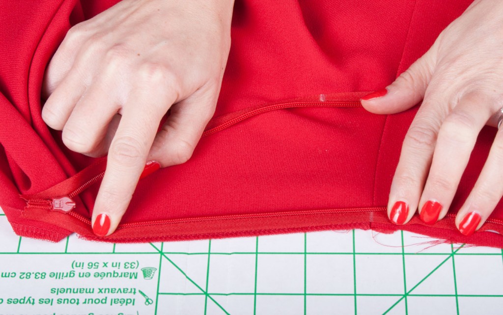 How to Sew an Invisible Zip / Sew Essential Blog Sew Essential