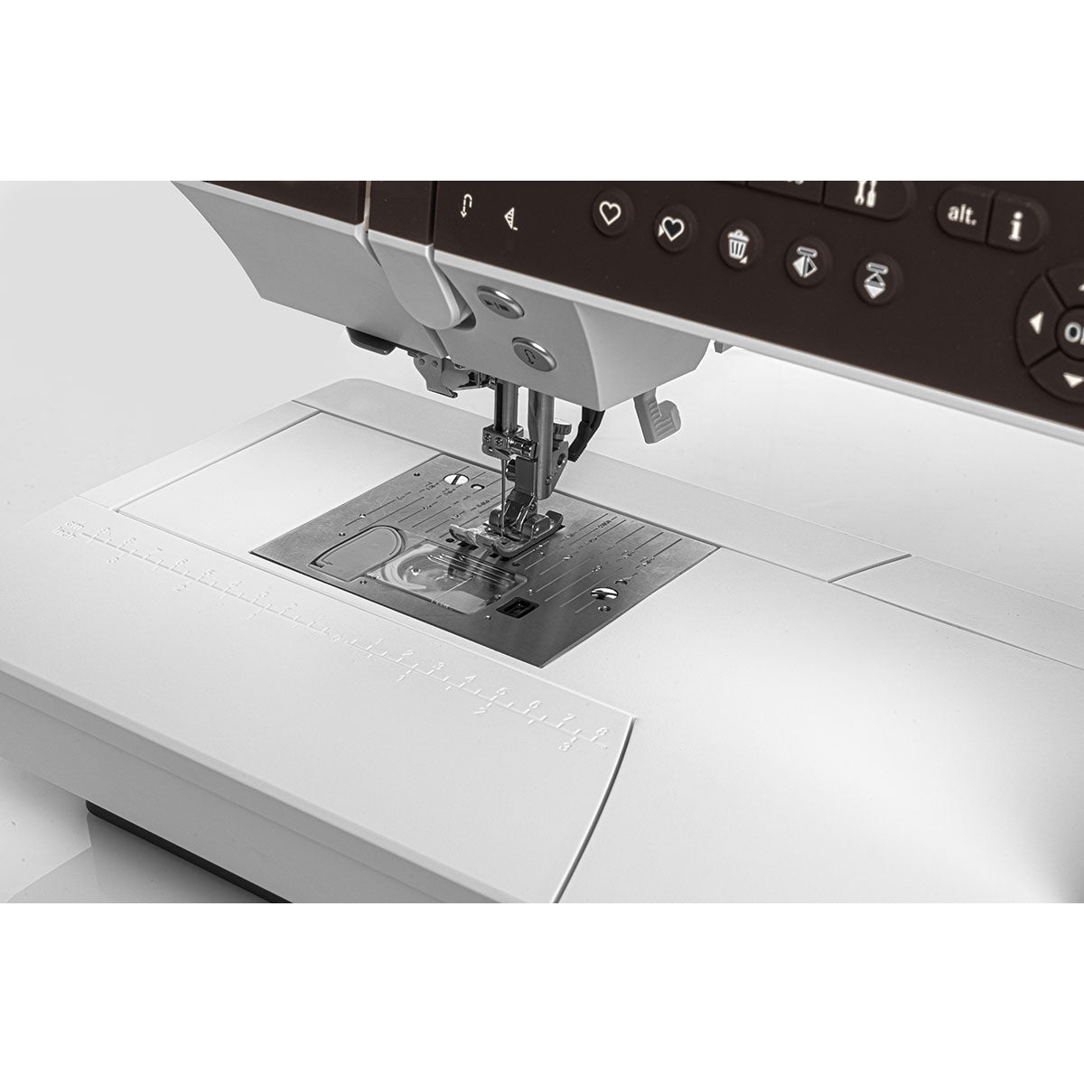 Pfaff Creative Ambition 640 Sewing and Embroidery Machine – Sew