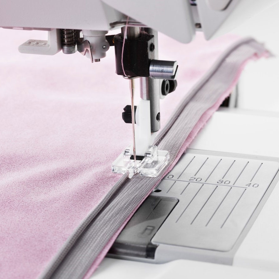 Husqvarna Viking Clear Invisible Zipper Foot. 413286545 Sew Essential