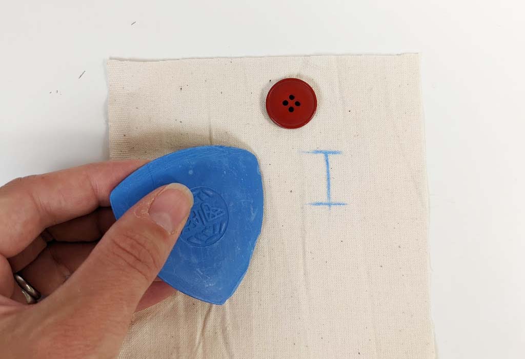 Marking a buttonhole on fabric